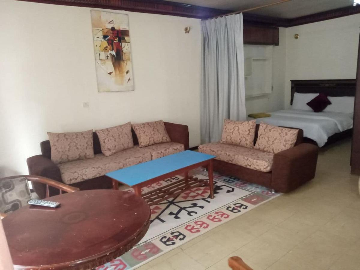 Lucy Guest House Addis Abeba Buitenkant foto
