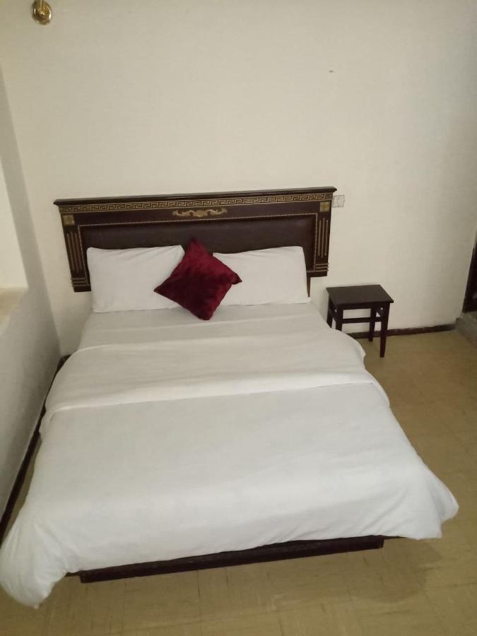 Lucy Guest House Addis Abeba Buitenkant foto
