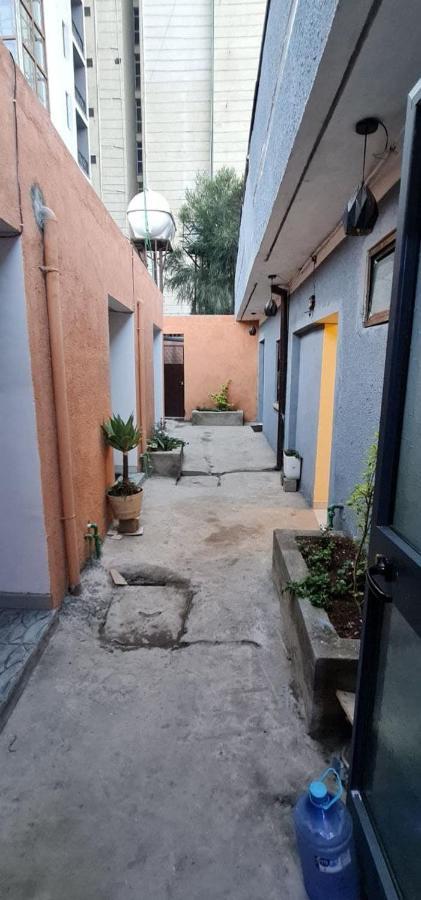 Lucy Guest House Addis Abeba Buitenkant foto
