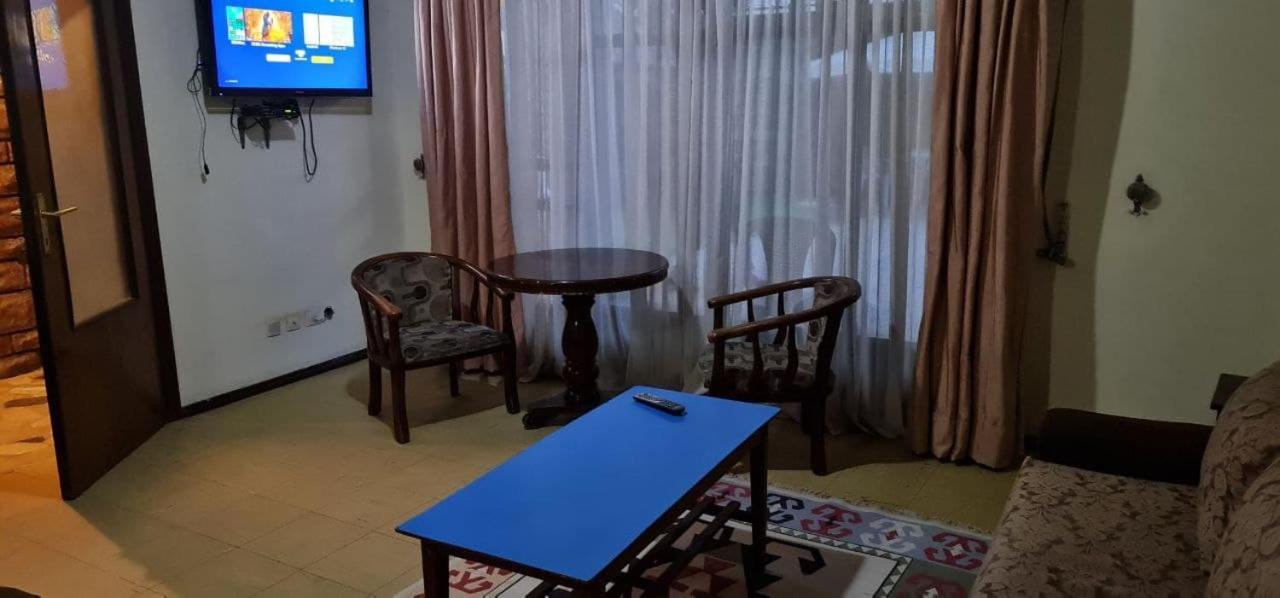 Lucy Guest House Addis Abeba Buitenkant foto
