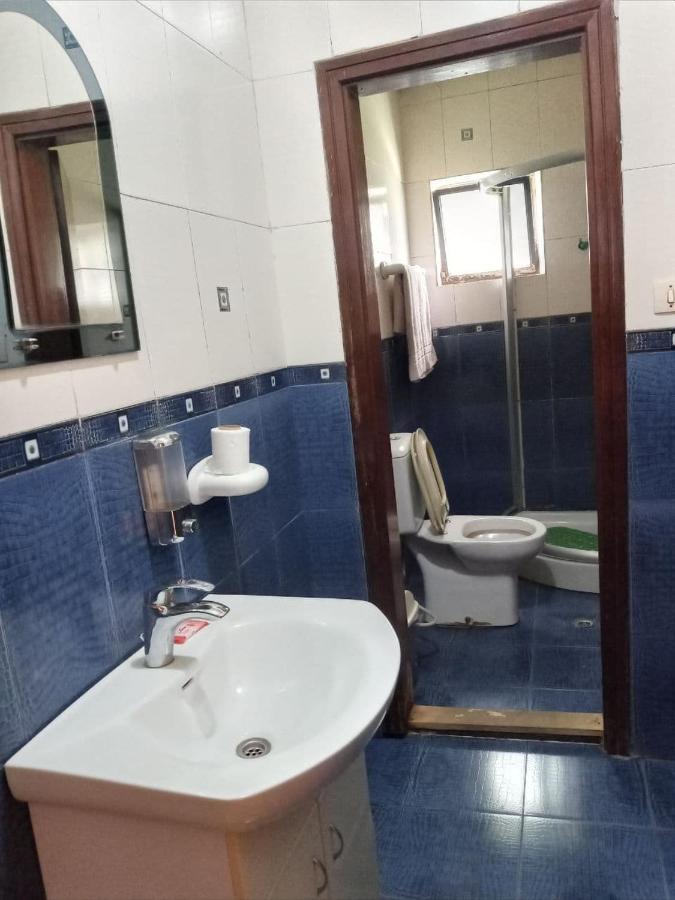 Lucy Guest House Addis Abeba Buitenkant foto