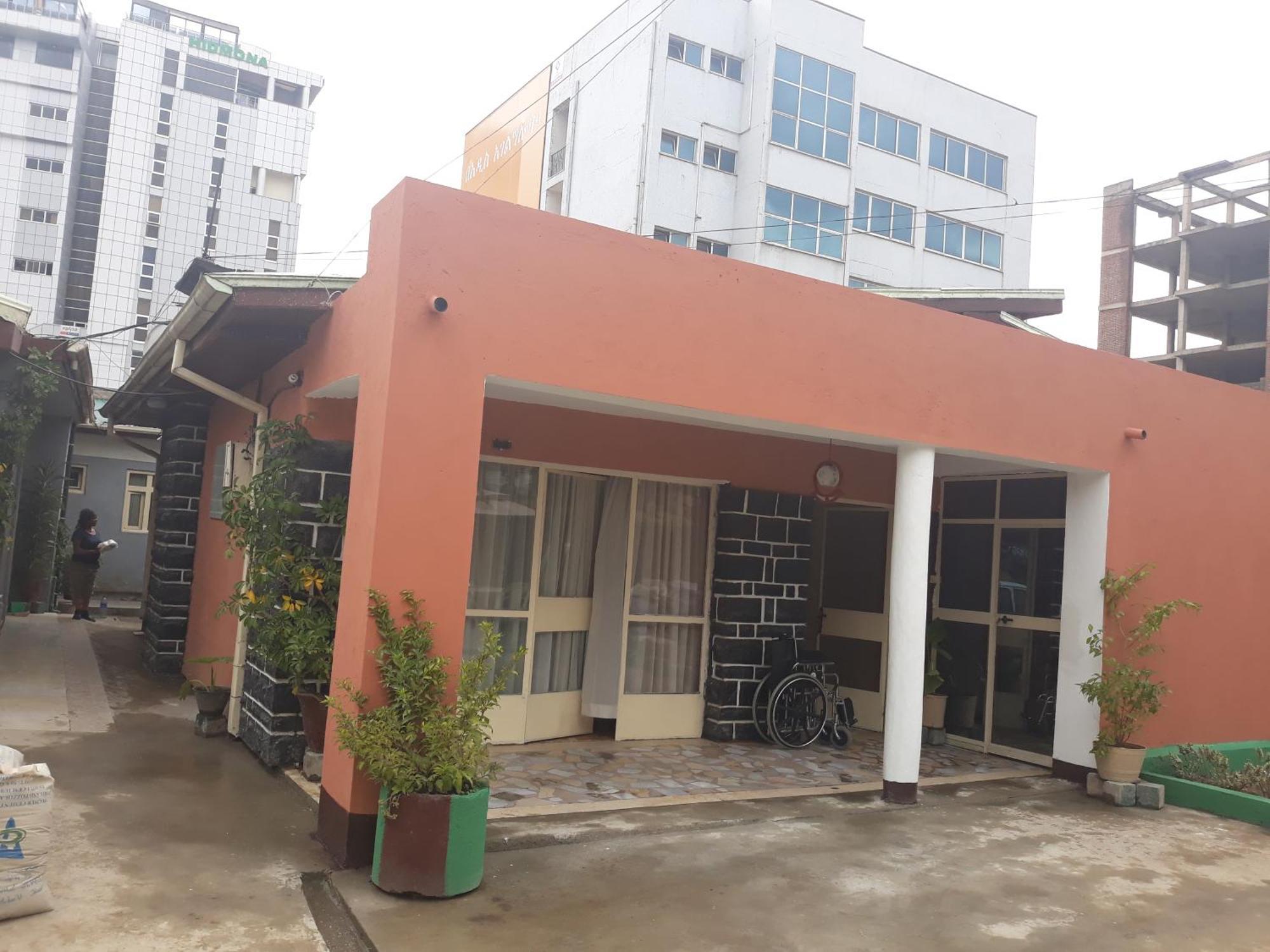 Lucy Guest House Addis Abeba Buitenkant foto